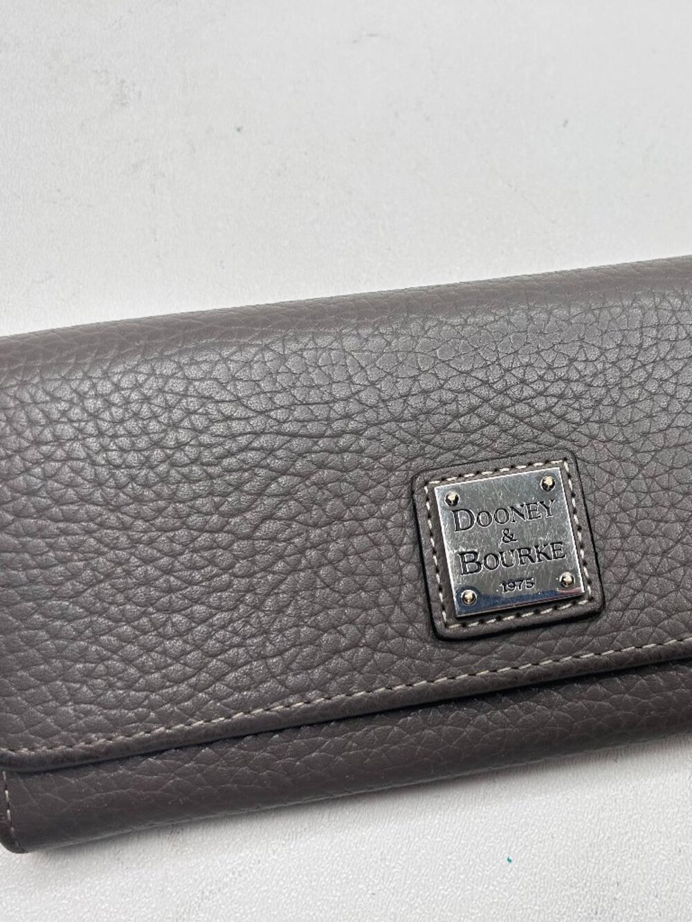DOONEY & BOURKE Lucca Grain Leather Flap Wallet Deep Gray